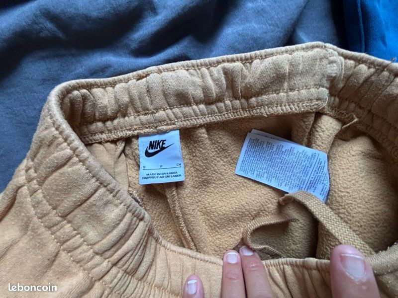 Lot 4 pantalons/bas de survêtement/jogging NIKE taille S (image 9)