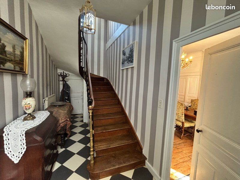 Maison 6 pièces 176 m² · à Ussel · 176 m² · 215 000 €