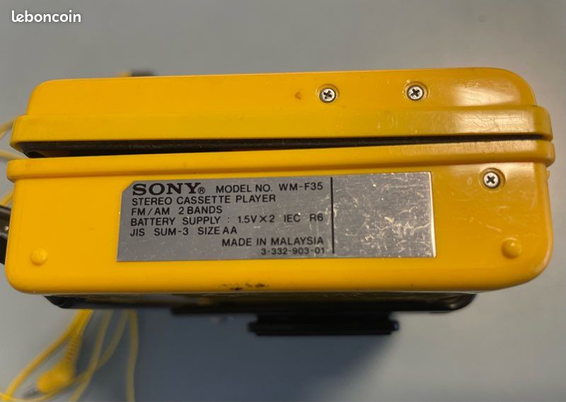 SONY WALKMAN SPORTS FM/AM STEREO CASSETTE PLAYER Model : WM-F35 EUR 86,00 - FR