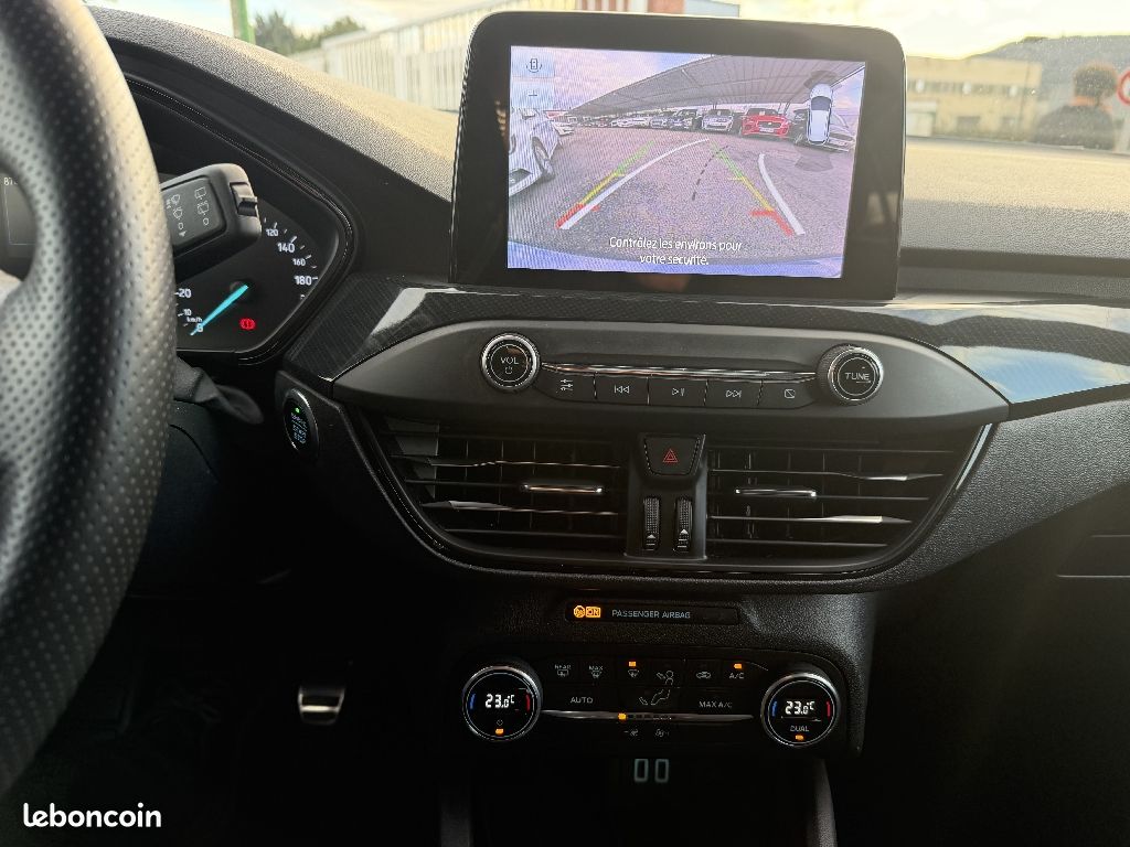 Ford Focus 1.5 EcoBlue 120 SetS ST Line (image 8)