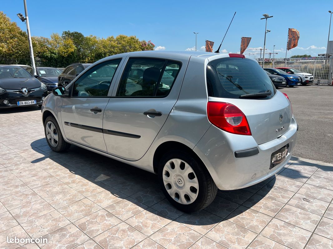 Renault Clio III 1.5 DCI 70cv Expression 2009 1ère Main (image 4)