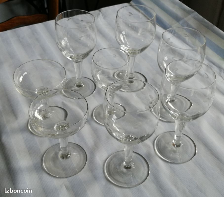 LOT DE 6 Verres à pied avec grappe de raisin en étain de 45 cl EUR 25,00 - FR