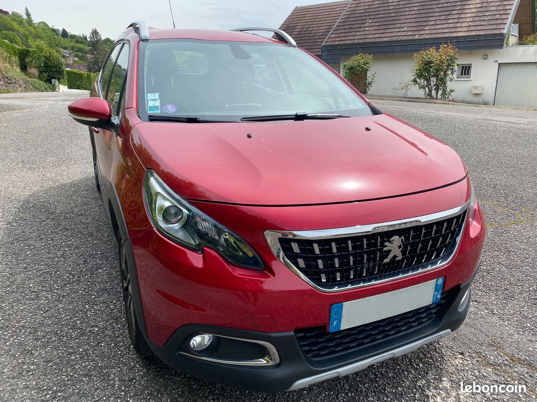 Peugeot 2008 Allure PureTech 110 S&S EAT6 Automatique - Voitures