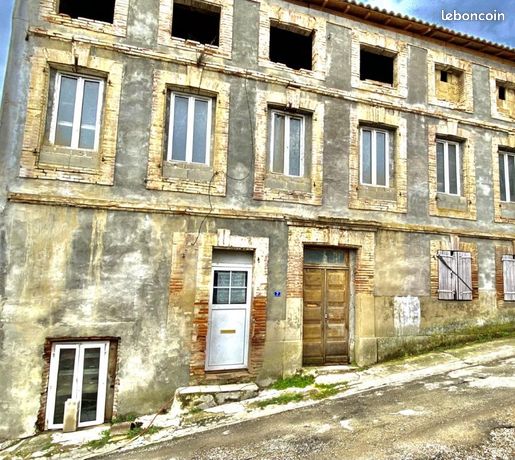 Appartement 1 pièce 350 m²