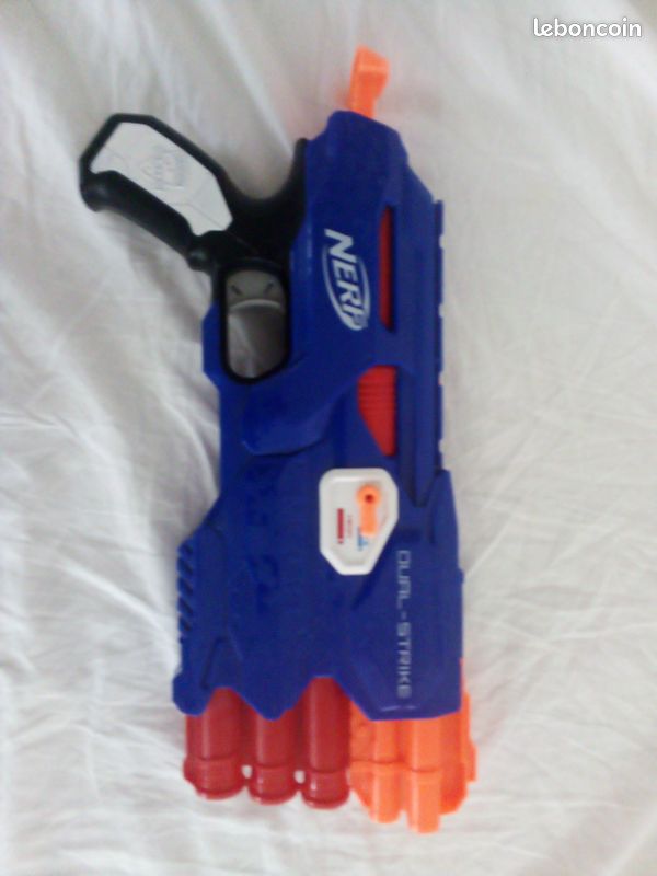 Nerf Elite dual strike (image 2)