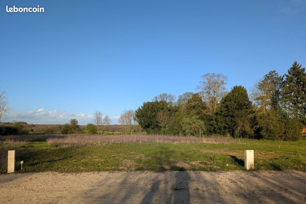 Terrain à bâtir de 703 m² à BERCHERES-SAINT-GERMAIN (28) · à Berchères-Saint-Germain · 69 000 €