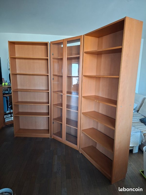 Lot meubles IKEA Billy: 3 bibliothèques 1 vitrées, 2 range-CD & meuble d'angle (image 1)