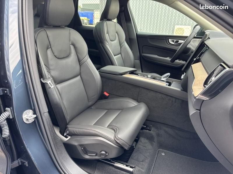 Volvo XC60 T6 Hybride Rechargeable 350ch Ultra Style Dark Geartronic 8 AWD (image 25)