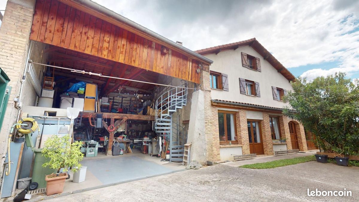 Maison 8 pièces 250 m² · à Eybens · 250 m² · 720 000 €