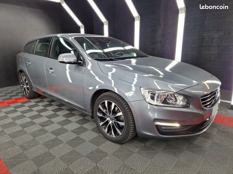 Volvo V60 D2 120CH MOMENTUM GEARTRONIC * ATTELAGE * BLUETOOTH * RADAR (image 4)