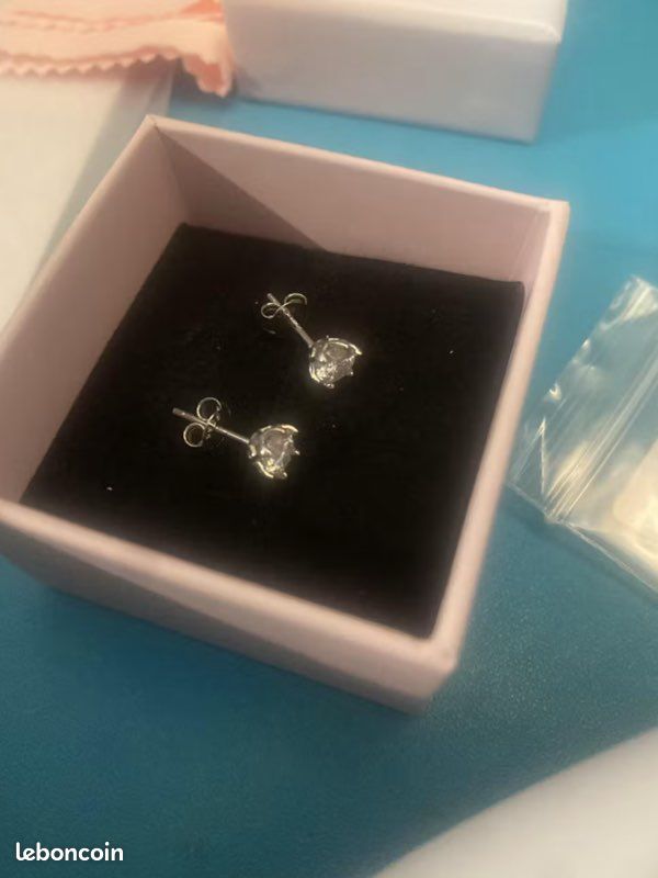 Boucles d’oreilles à clou en moissanite – 2 carat les deux (image 2)