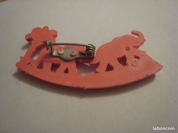 ANCIEN BIJOU BROCHE Revolver Pistolet Or de Tolede Toledo Celluloid Beige # K11 EUR 14,00 - FR