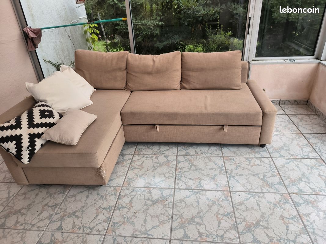 Canapé d'angle. URGENT (image 1)