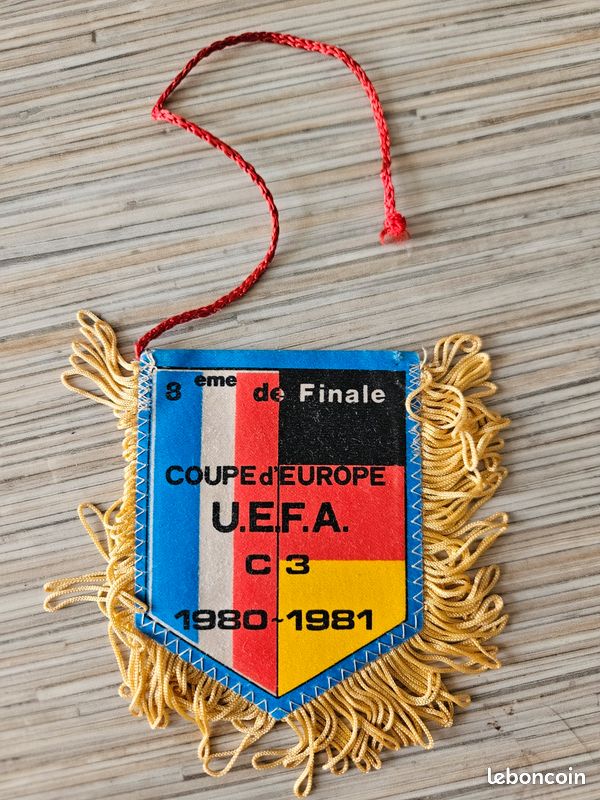 Fanion FC Sochaux - Eintracht Frankfurt - Coupe UEFA 1981 - Vintage Football - Collection