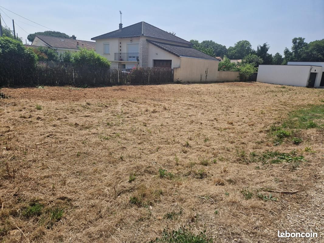 Terrain 550 m² · à Vouneuil-sous-Biard · 65 000 €
