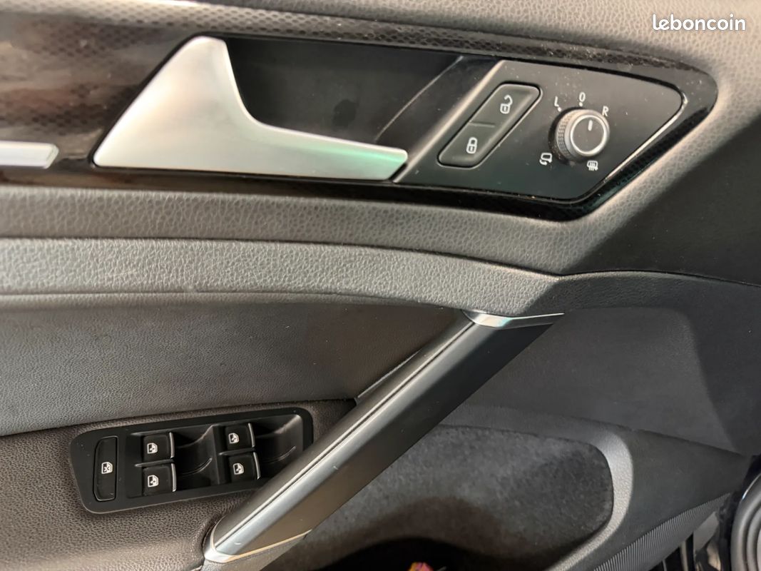 VOLKSWAGEN Golf SW 1.6 D 110ch Confortline Business - 2016 - CarPlay - Boîte auto (image 20)