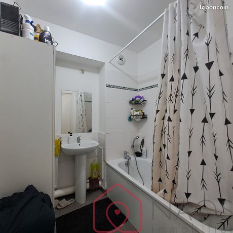 https://img.leboncoin.fr/api/v1/lbcpb1/images/21/8b/cc/218bcc9e74cf8c6b095d24addf5348dd02207c9c.jpg?rule=ad-image