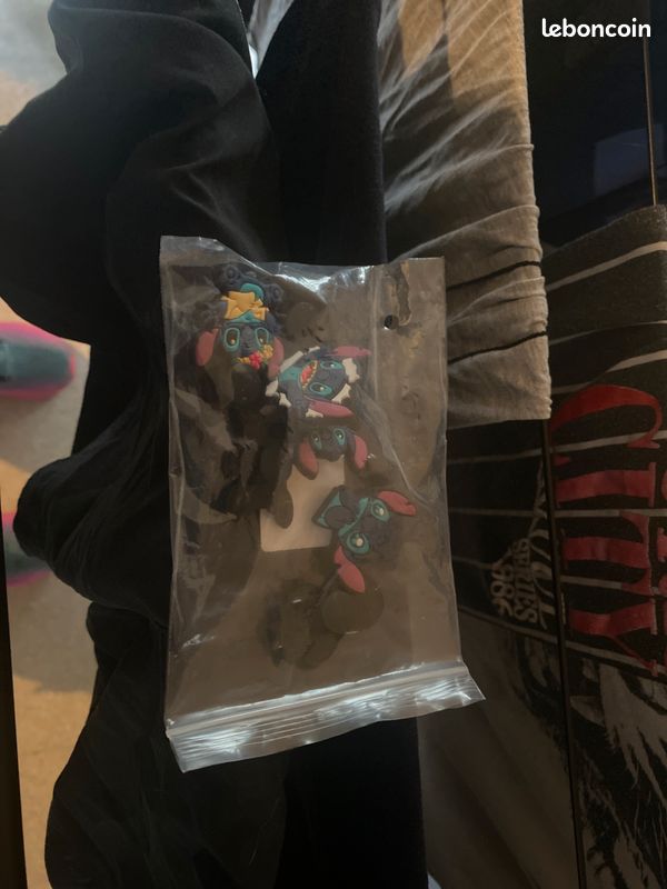 Bouton pour crocs Stitch (image 1)
