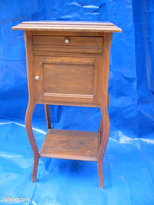 Table de Chevet en Bois Vintage (image 1)