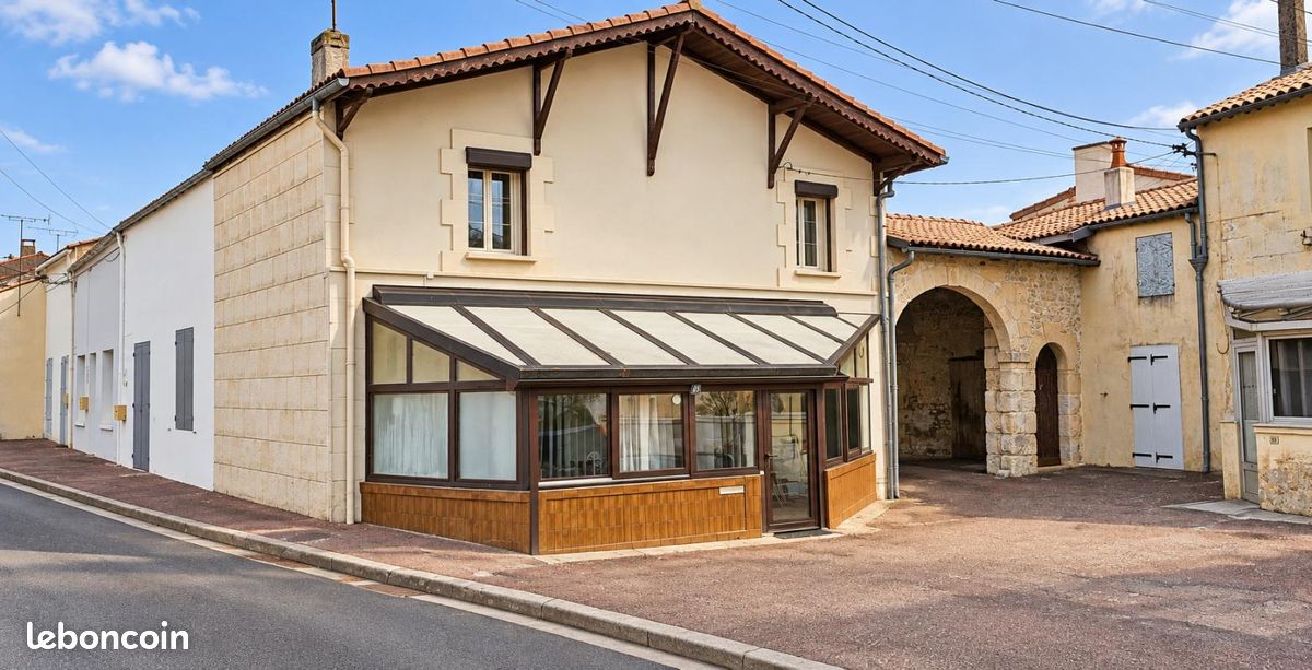 Maison 3 pièces 62 m² · à Saintes · 62 m² · 70 000 €