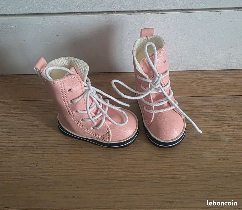 Chaussures bottes simili cuir poupees Corolle ou autres rose (image 1)
