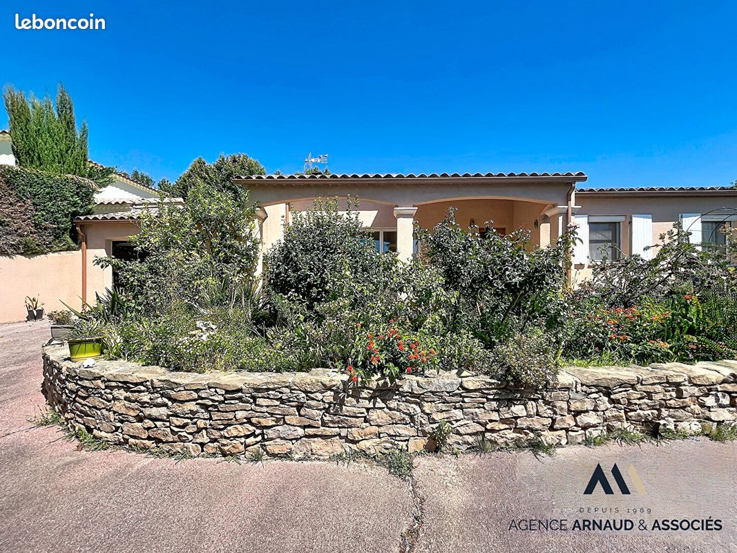 Maison 4 pièces 98 m² · à Saint-Cyr-sur-Mer · 98 m² · 680 000 €