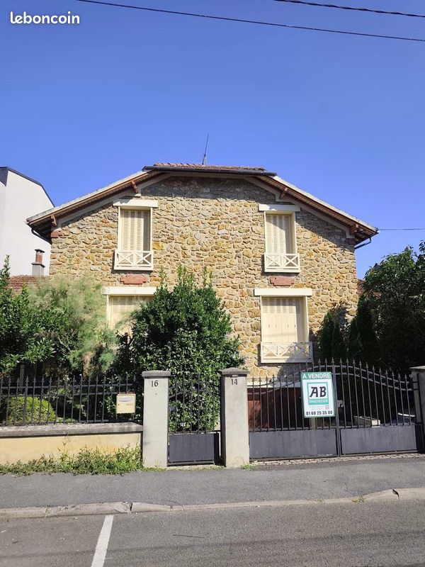 Maison 5 pièces 152 m² · à Villenoy · 152 m² · 355 000 €