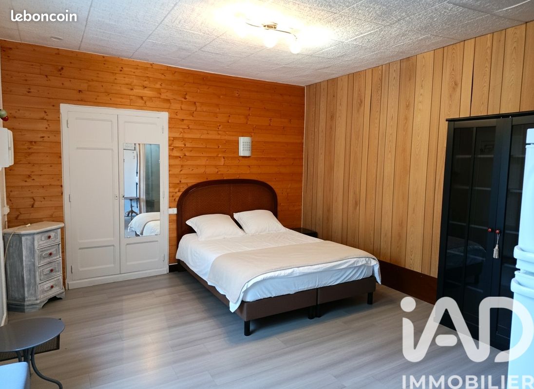 Propriété 8 pièces 245 m² (image 20)