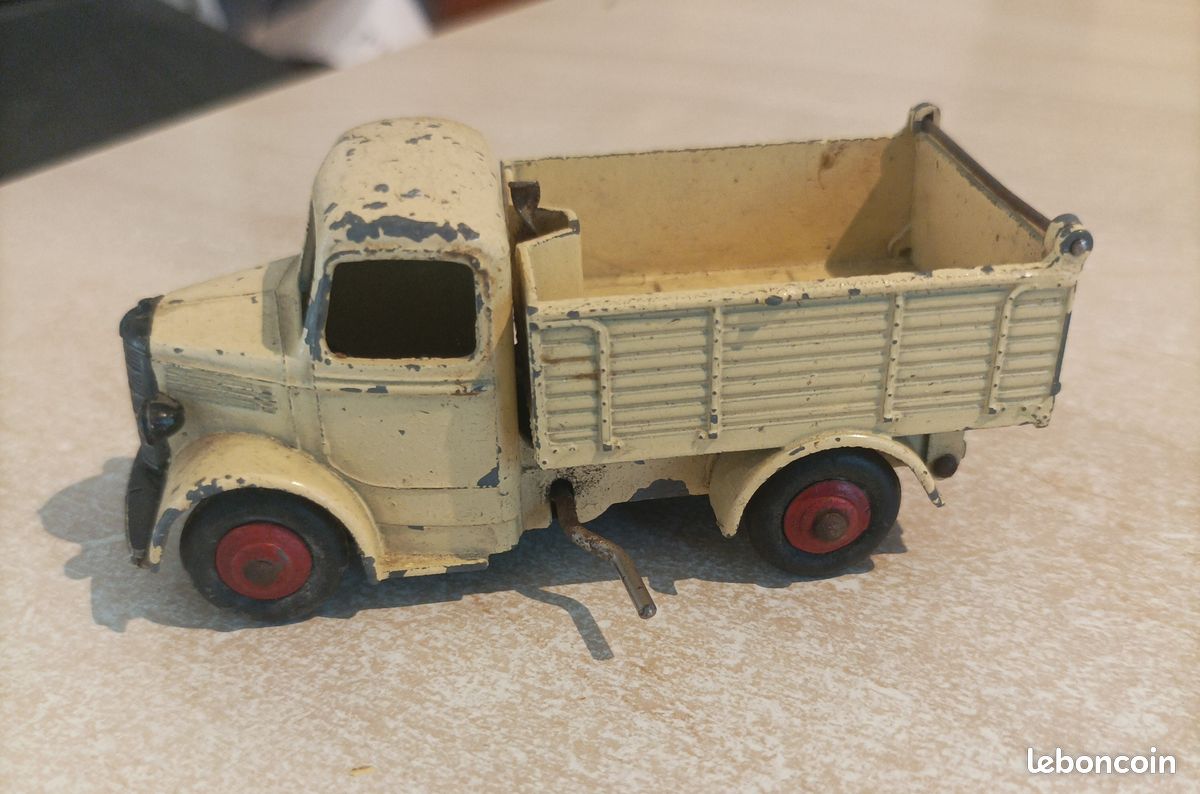Dinky toys: Camion bedford de rare couleur (image 1)