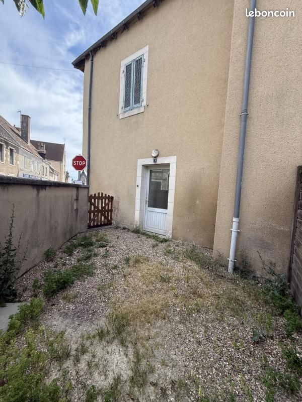 Maison 3 pièces 70 m² · à Reuilly · 70 m² · 533 €