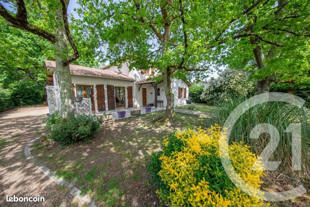 Maison 8 pièces 146 m² · à Saint-Médard-en-Jalles · 146 m² · 480 000 €