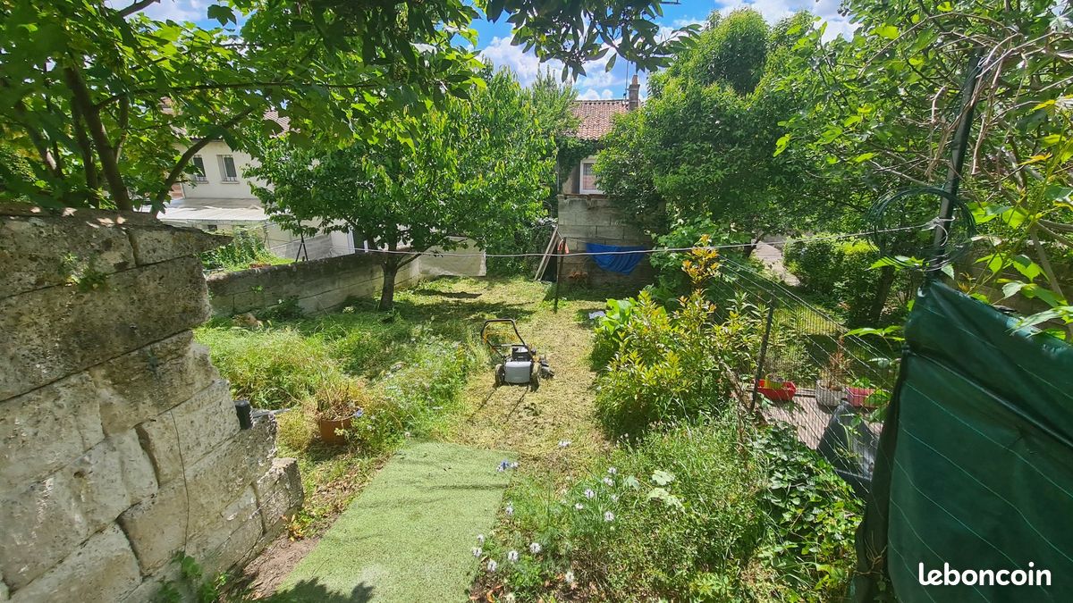 Immeuble 10 pièces 220 m² · à Angoulême · 220 m² · 274 540 €