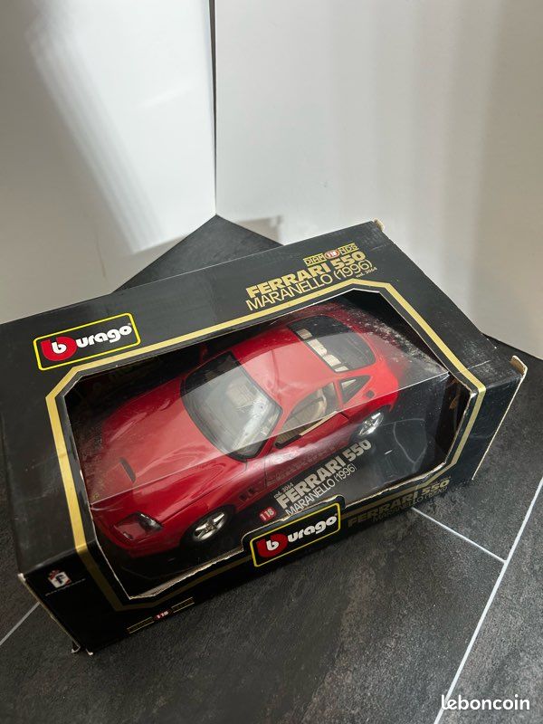 Ferrari 550 Burago 1/18 Rouge - Collection - Comme Neuf En Boîte