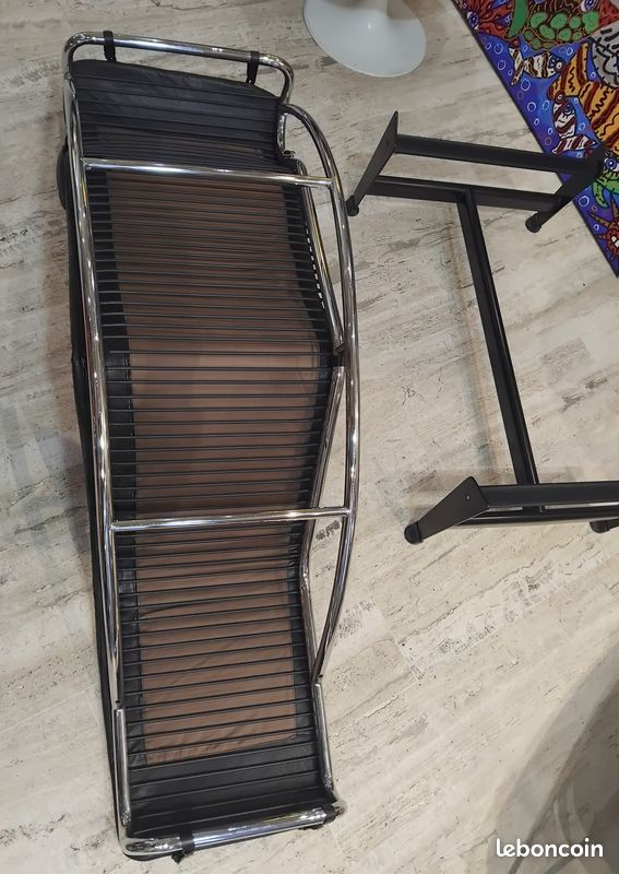 Chaise longue LC4 Le Corbusier en cuir noir (image 3)