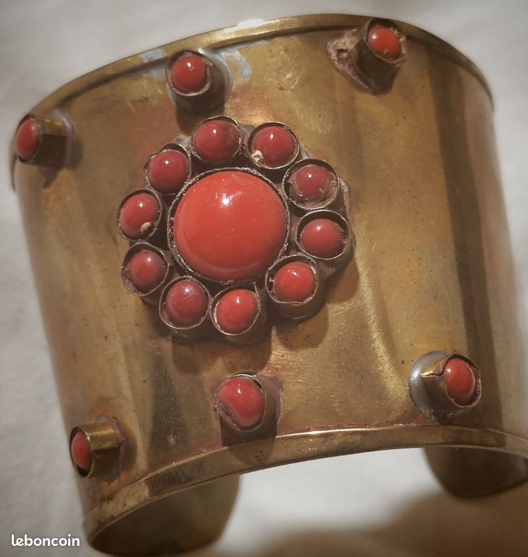 Bracelet antique en métal avec motifs - Accessoires/Bijoux