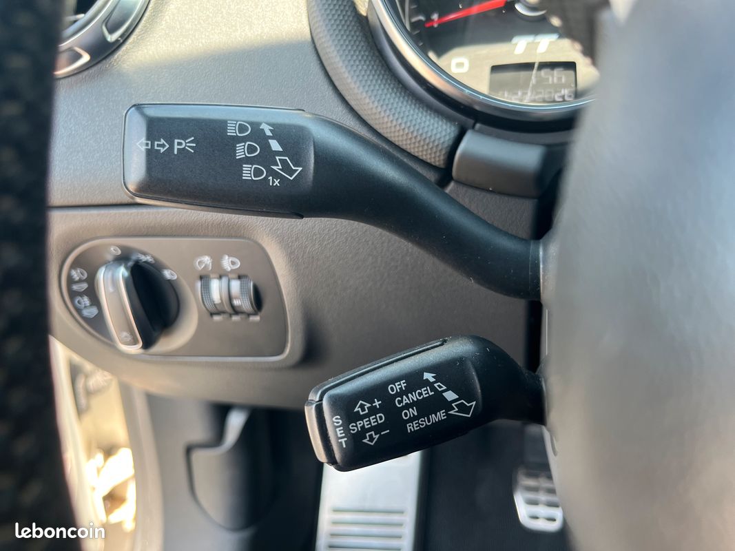 Audi TT 1.8 TFSI 160ch SLine (image 12)