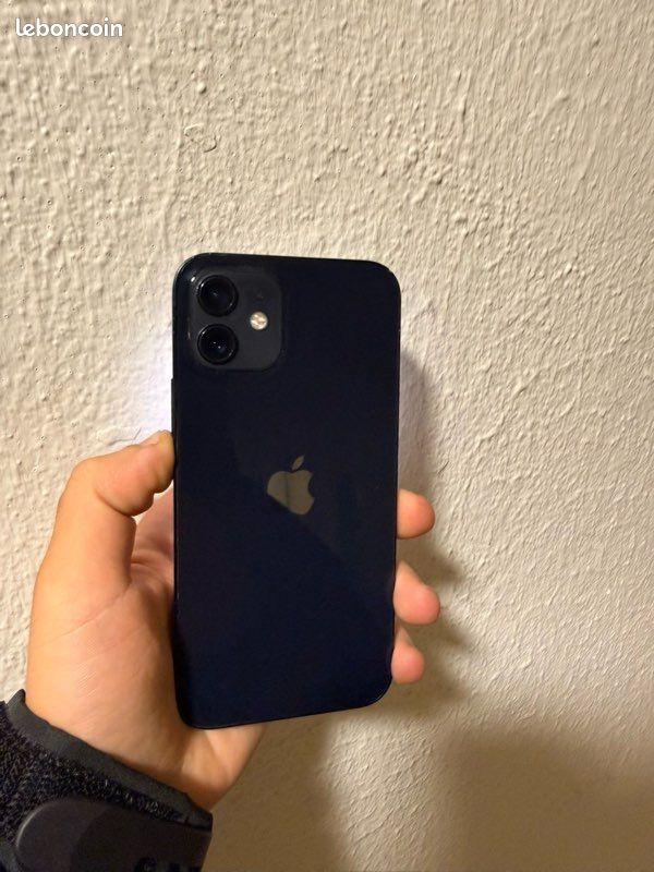 IPhone 12 (image 4)