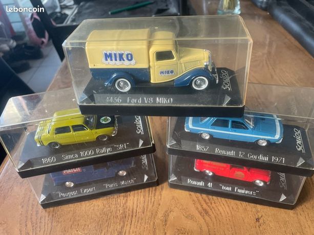 Solido 1:18 - Model car - SOLIDO 1-18è RENAULT 4L VERT PALE - auction
