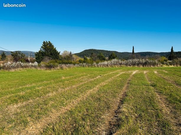 Terrain 900 m² Salernes