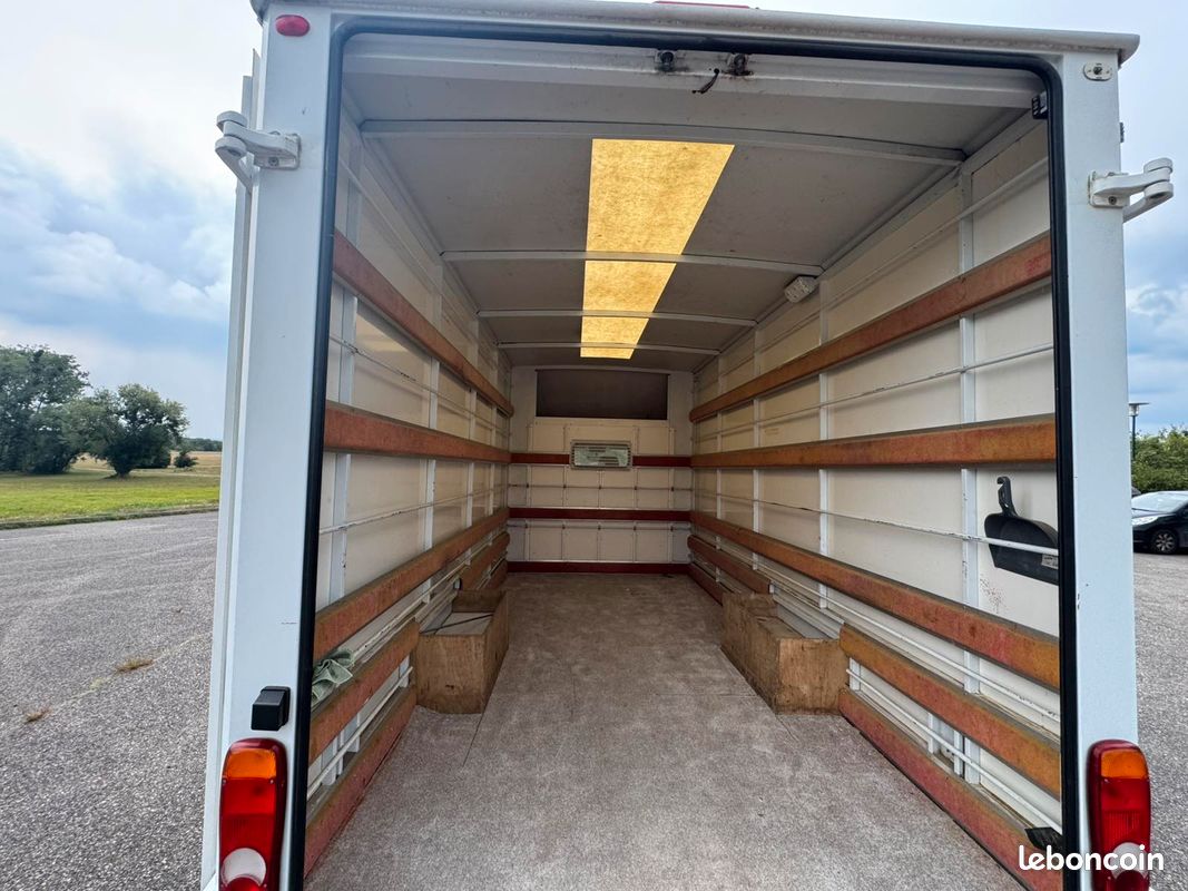 14.100HT RENAULT MASTER 2.3 Plancher Cabine Caisse Grand Volume Procar Grand Confort Clim Bluetooth Entretien à jour (image 4)