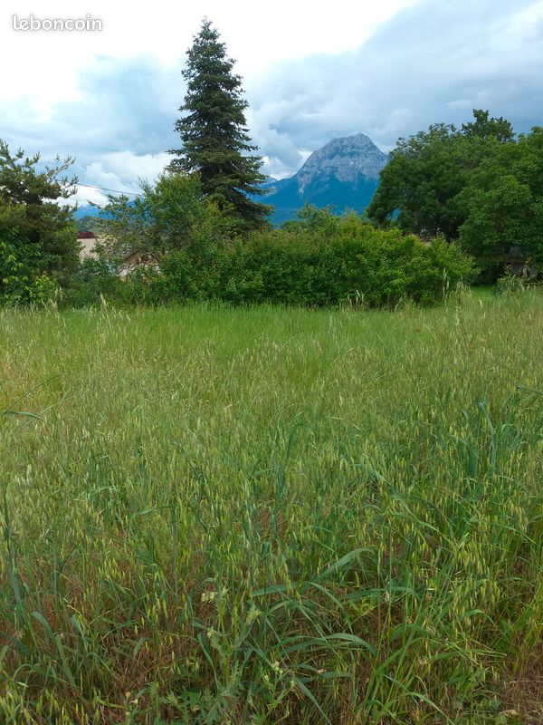 Jolis terrains entierement viabilises 05230 chorges · 126 000 €