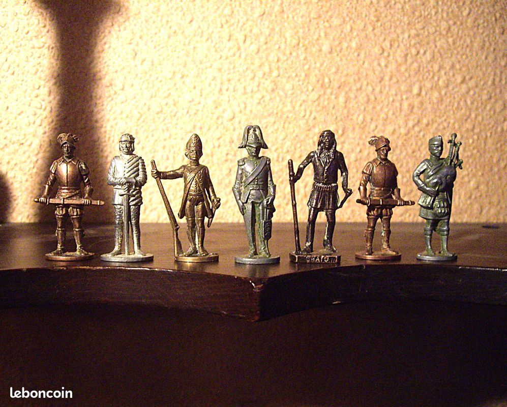 LOT De 7 Soldats En Plomb Et Aluminium - Figurines Vintage - Occasion
