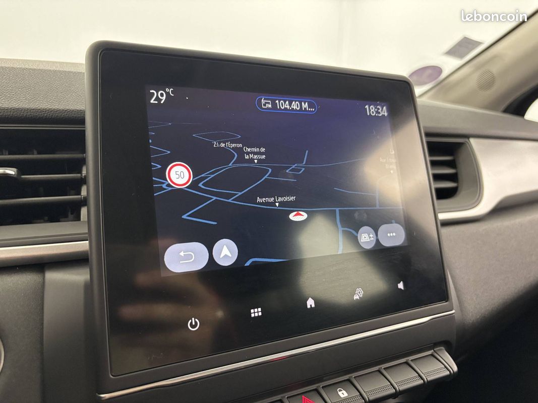 RENAULT Captur E-Tech 145 - 21 Business (image 23)