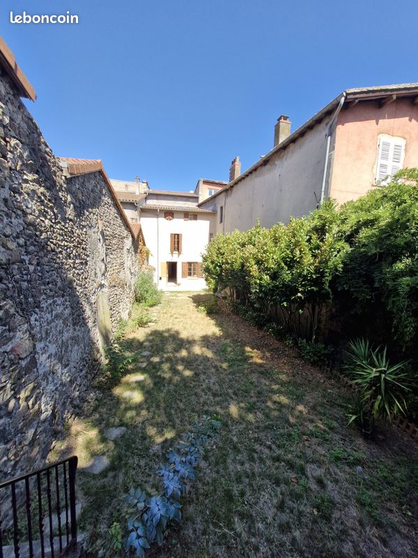 Maison 5 pièces 172 m² · à Condrieu · 172 m² · 1 130 €