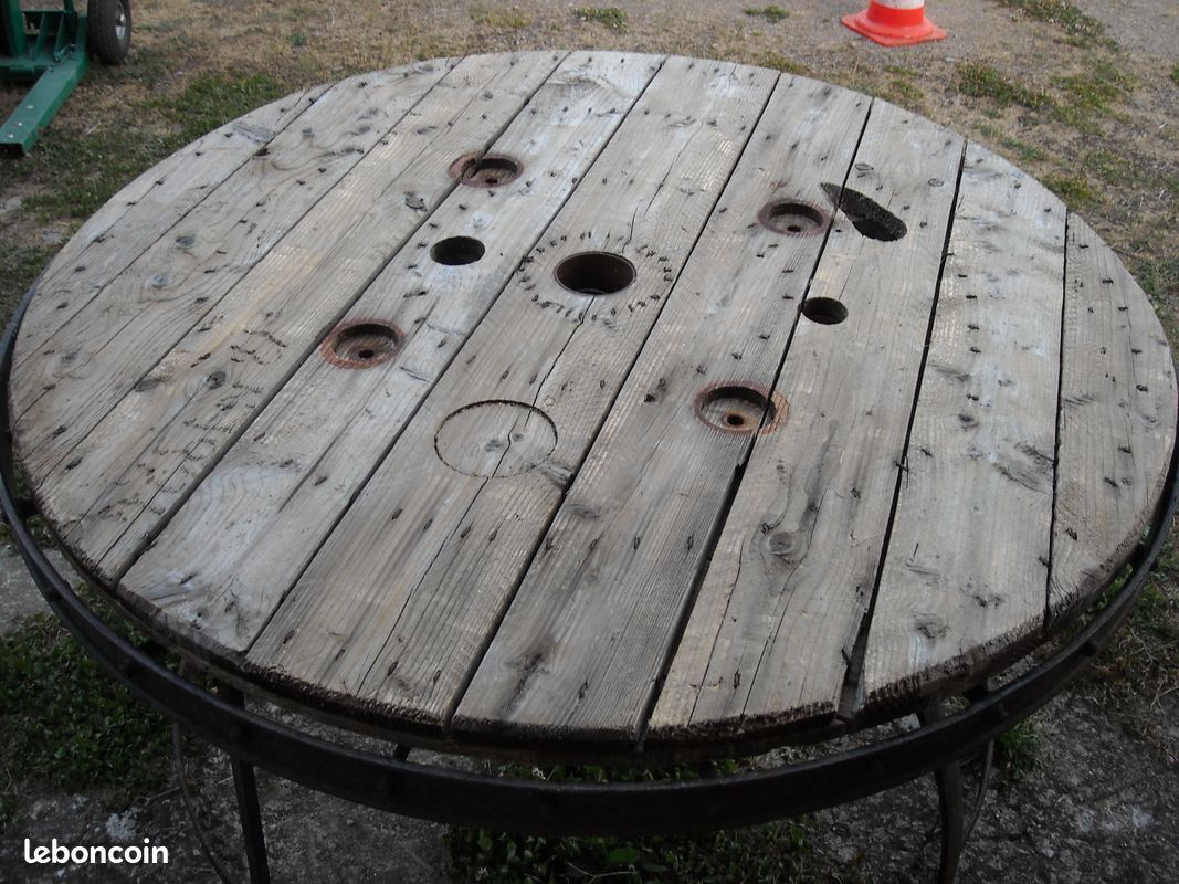 Table ronde d'extérieur, (JL 340) (image 5)