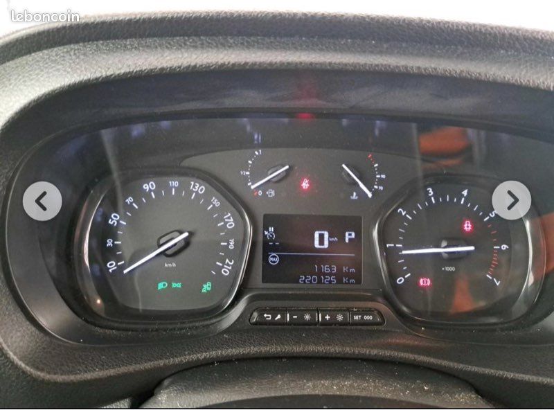 Citroën Jumpy 2.0 BLUEHDI EAT8 180CV Asphalt (image 7)