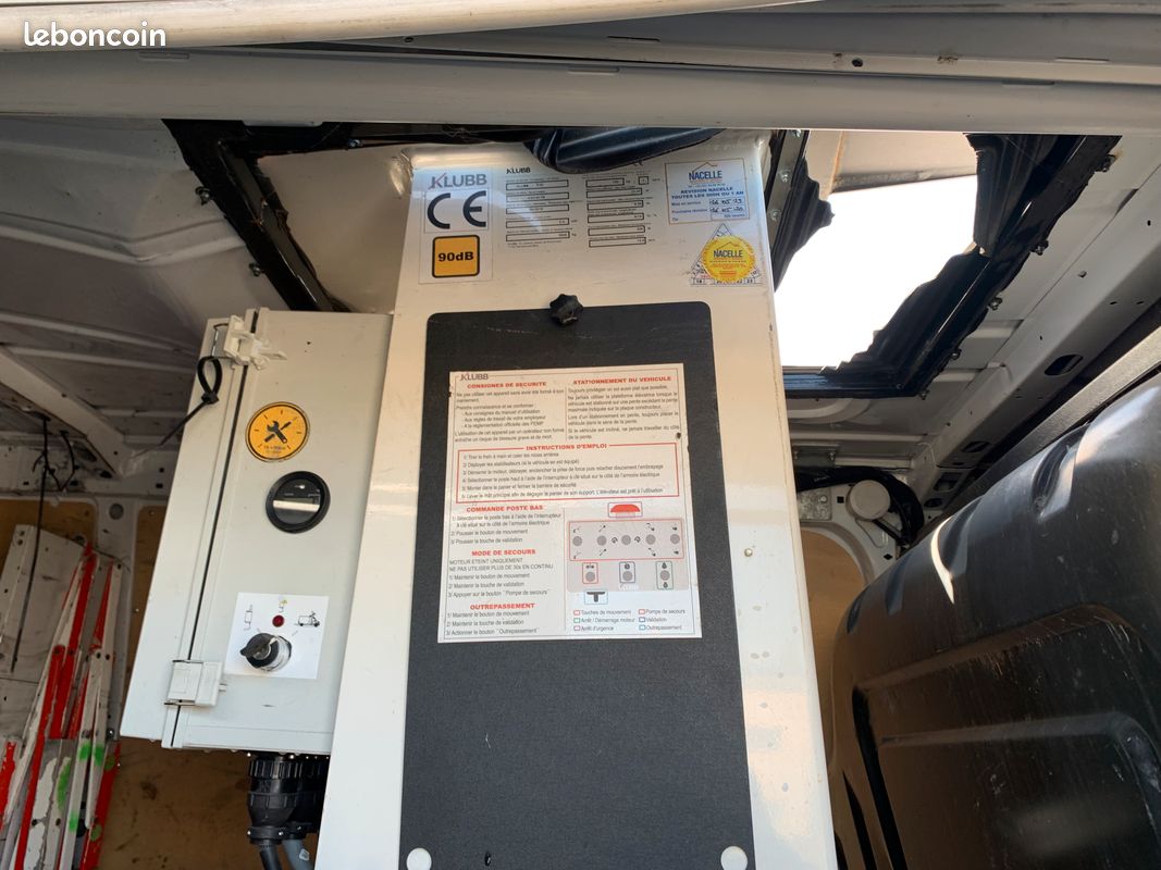 Toutes pieces RENAULT MASTER III 2.3 DCI 135 cv Nacelle élévatrice KLUBB 32 ANNEE 2019 LIVRAISON POSSIBLE dans toute la France (image 3)