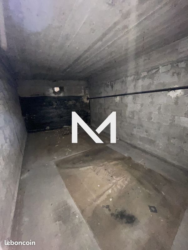Parking 12 m² · à Grenoble · 12 m² · 70 €/mois
