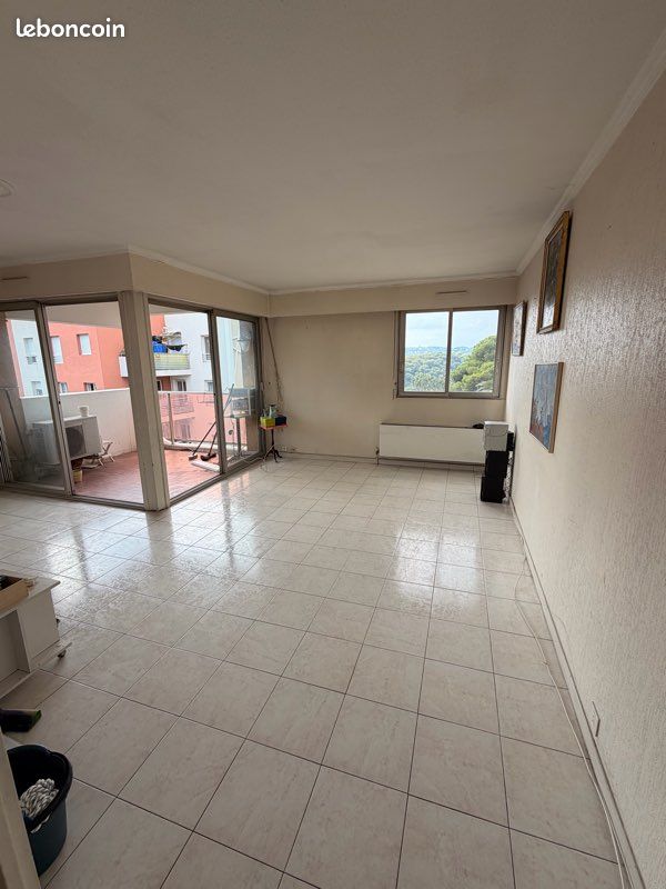 Appartement 3 pièces 65 m² · à Antibes · 65 m² · 320 000 €