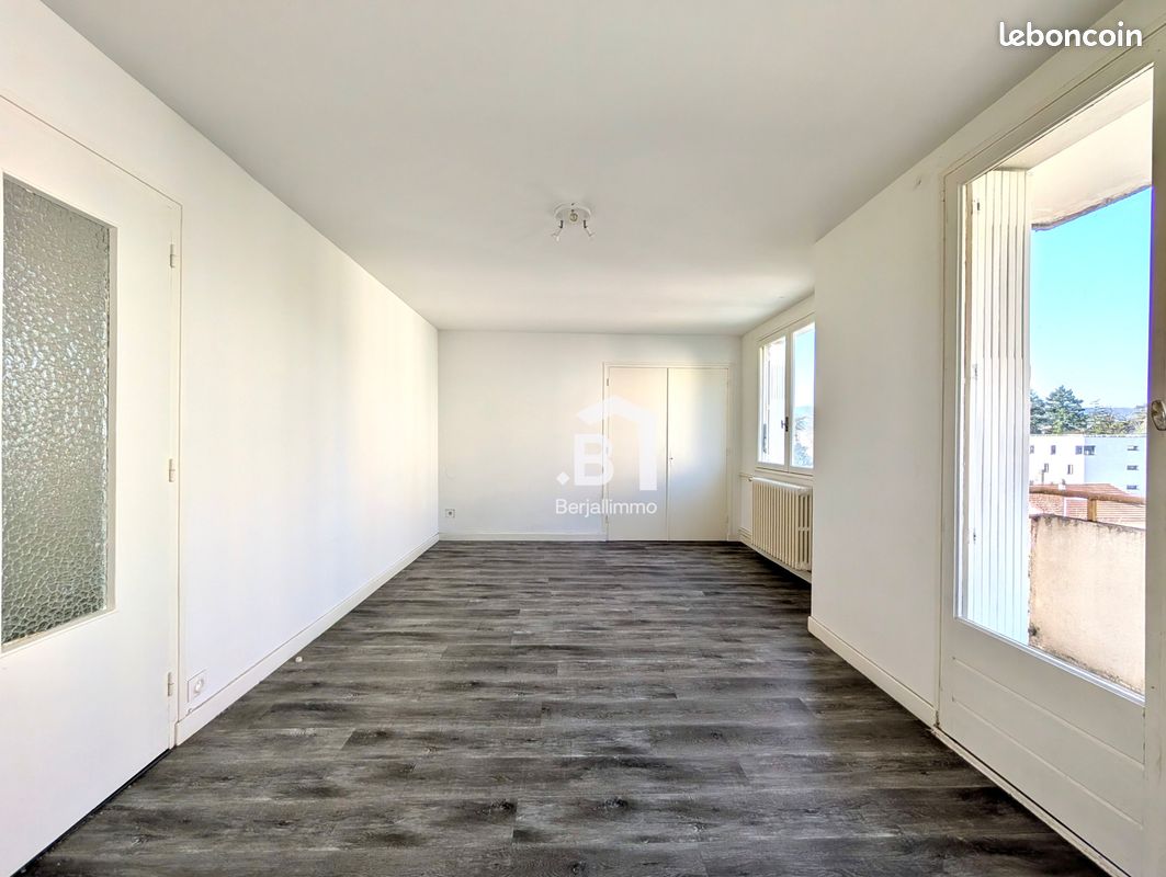 Appartement 4 pièces 70 m² · à Bourgoin-Jallieu · 70 m² · 160 000 €